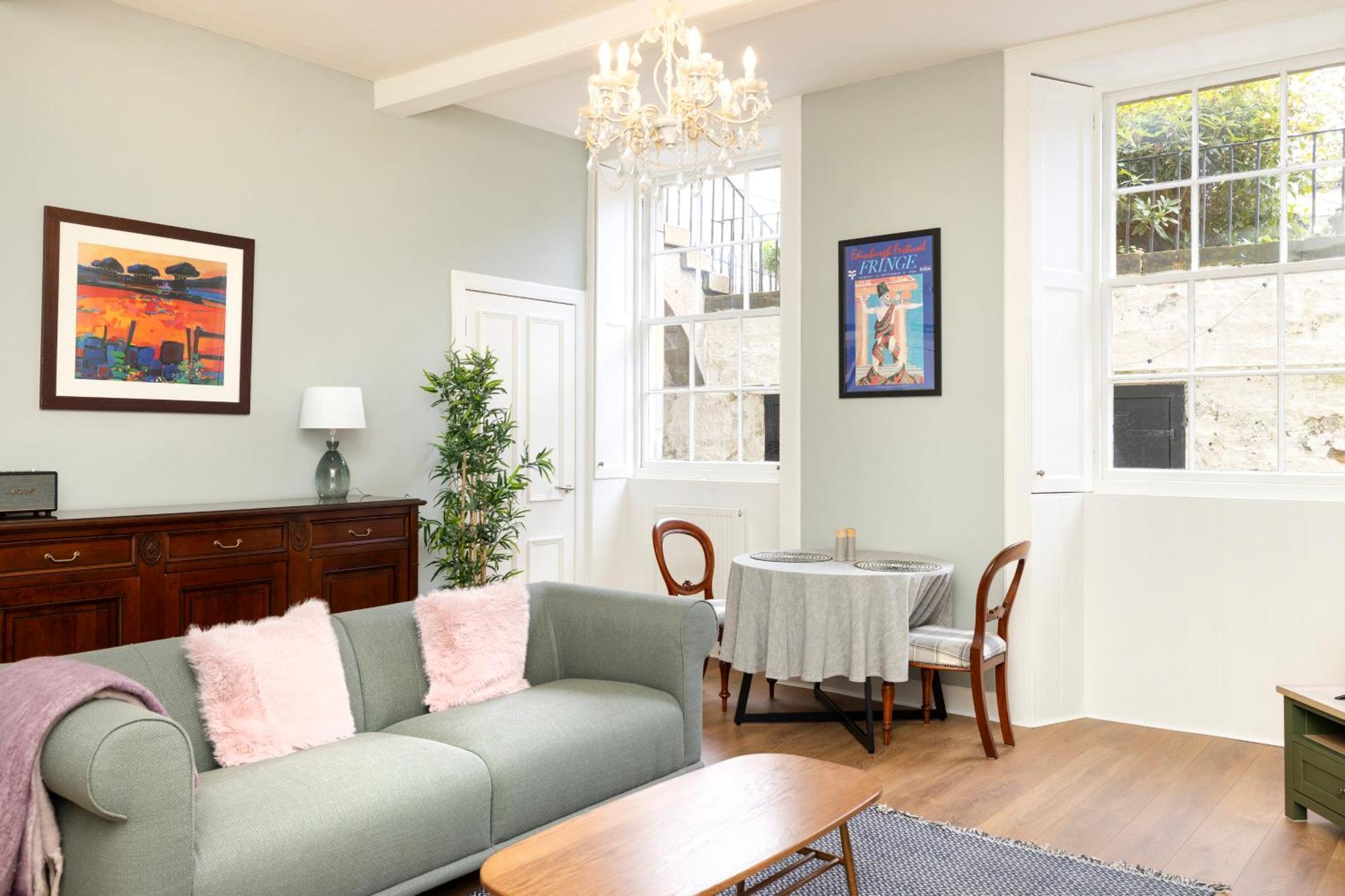 Stylish 1-bedroom Edinburgh